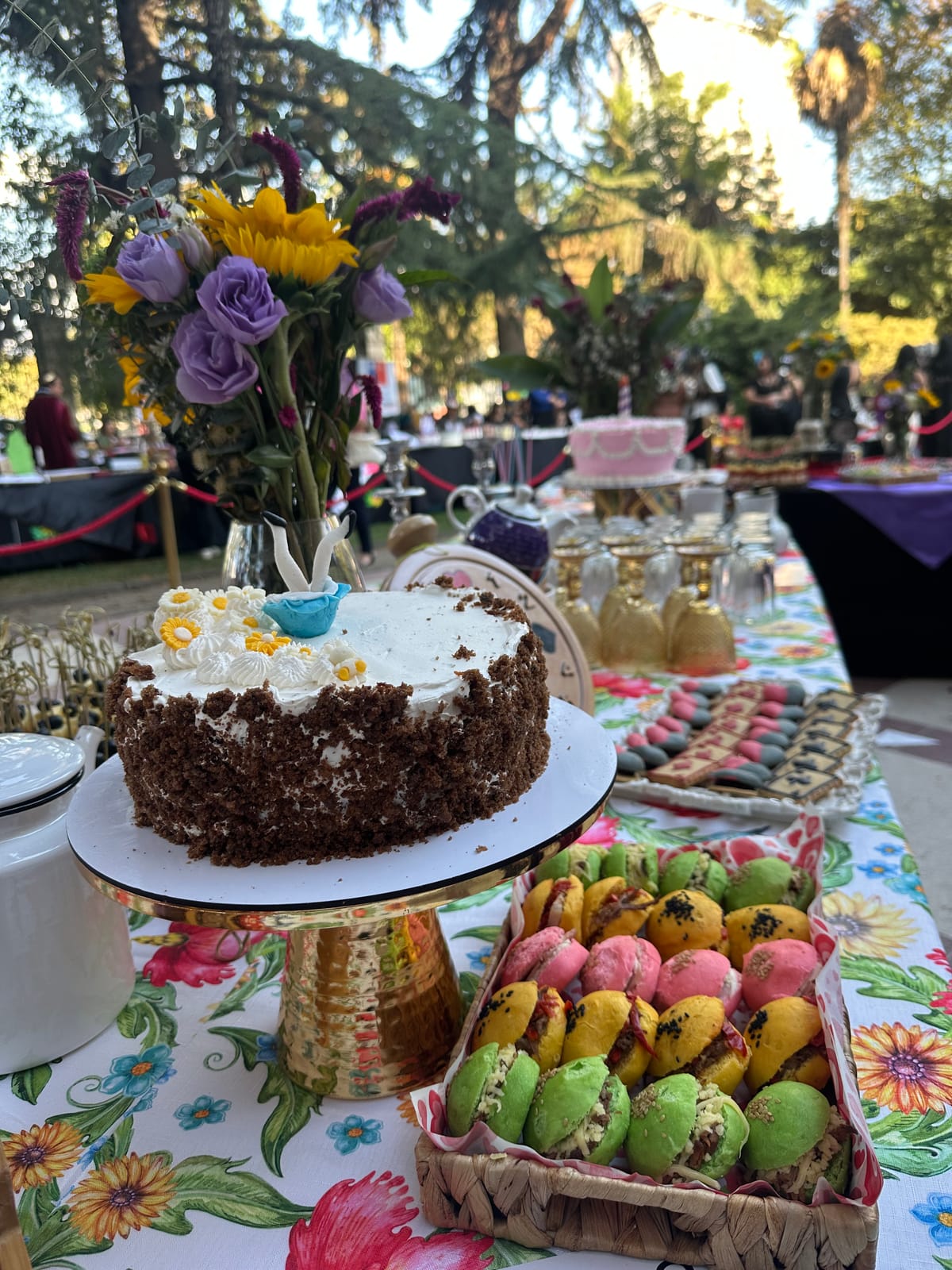 Torta y macarons