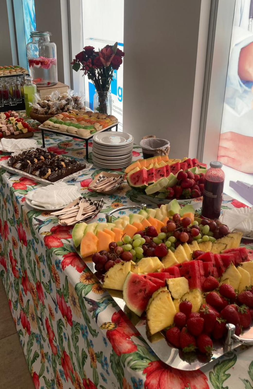 Buffet de frutas y dulces